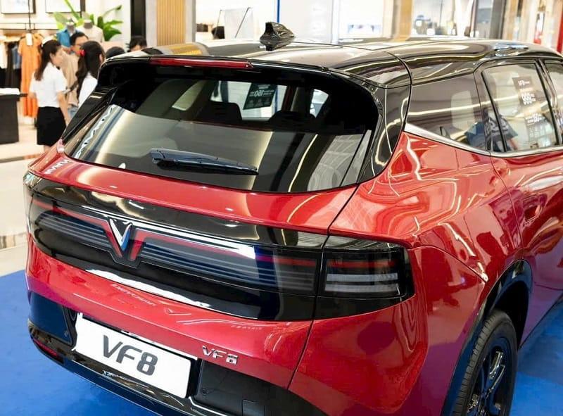 Đuôi xe Vinfast vf8 all new mới